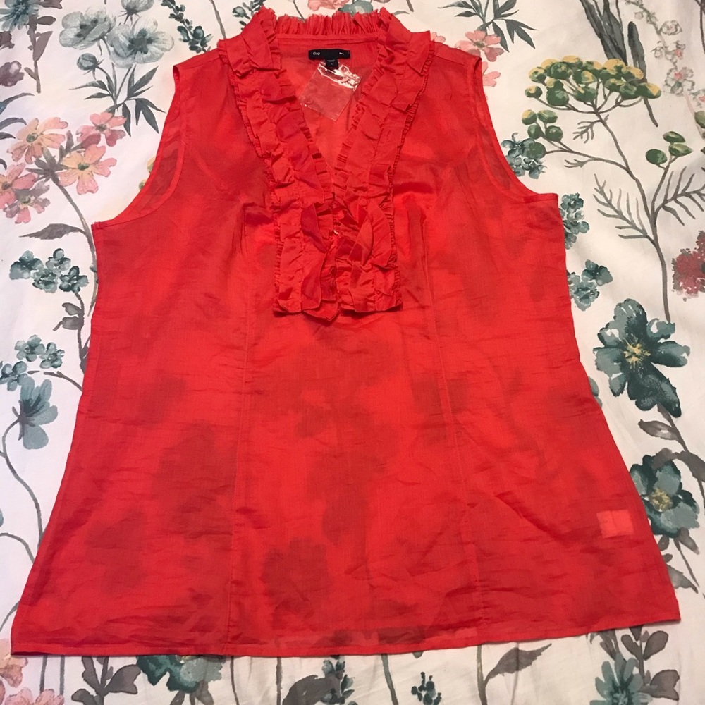 Gap sleeveless top NWT size Large